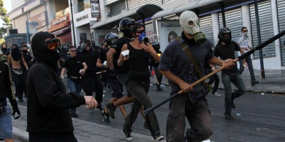 Ένταση στη Θεσσαλονίκη: Επεισόδια μεταξύ αντιεξουσιαστών-ΜΑΤ [βίντεο]