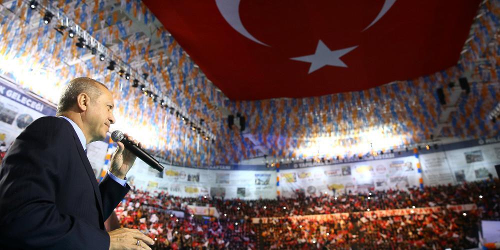 Εκλογές στην Τουρκία: Στους δρόμους οι οπαδοί Ερντογάν - Προηγείται με ποσοστό 55,76%