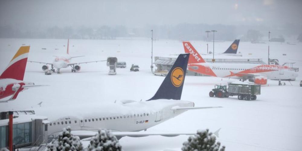 Ξανά κλειστό το αεροδρόμιο της Γενεύης εξαιτίας της σφοδρής χιονόπτωσης