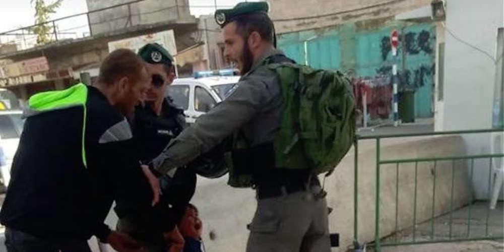 Βίντεο-σοκ: Στρατιώτες συλλαμβάνουν τρίχρονο αγοράκι στο Ισραήλ
