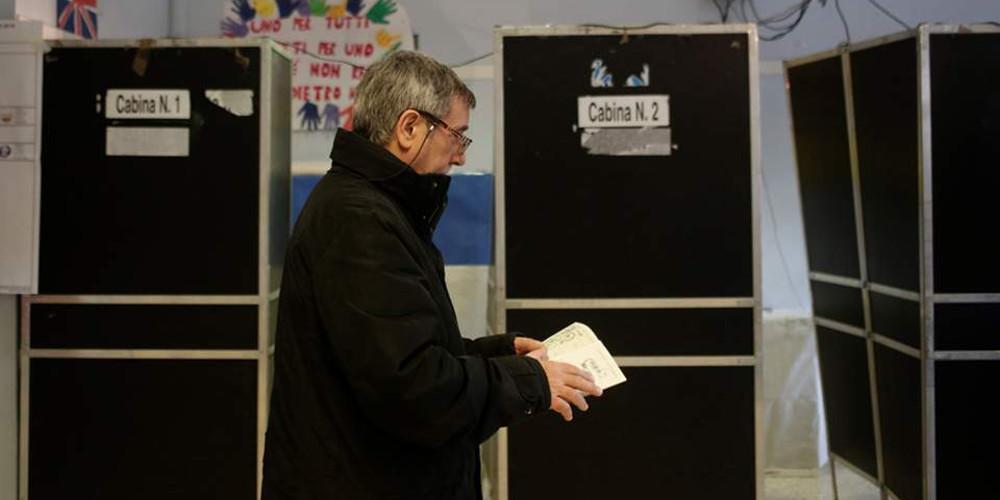 Exit Polls ιταλικών εκλογών: Στα τάρταρα ο Μπερλουσκόνι