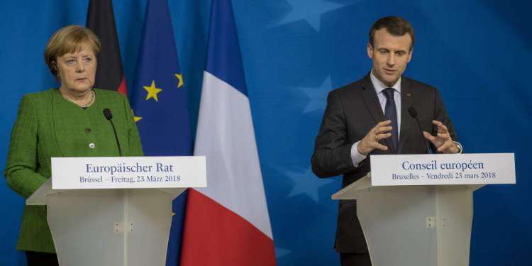La Tribune: Μακρόν και Μέρκελ κοντά σε συμφωνία για τη μεταρρύθμιση της Ευρωζώνης