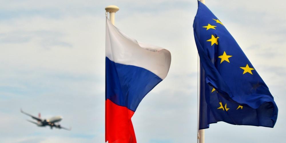 Η ΕΕ ανακαλεί τον πρεσβευτή της στη Μόσχα - Λύπη εκφράζει η Ρωσία