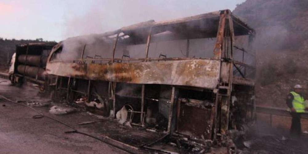 13 νεκροί και 20 τραυματίες από σύγκρουση λεωφορείου με φορτηγό στην Τουρκία