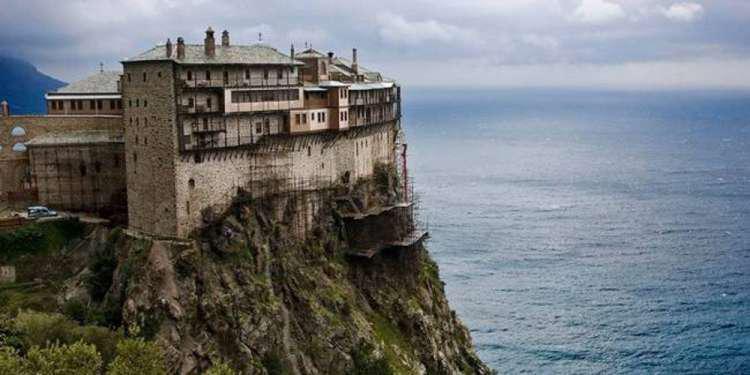 Άγιο Όρος: Τρεις νεκροί στη μονή Αγίου Παύλου – Νόσησε και ο πιο φανατικός αρνητής