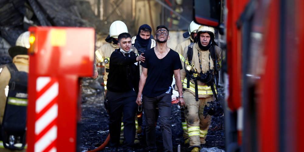 Στις φλόγες νοσοκομείο στην Κωνσταντινούπολη – Συγκλονιστικές σκηνές [εικόνες & βίντεο]