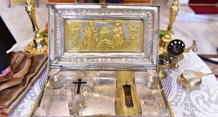 Με ακολουθία τιμητικού αγήματος υποδέχτηκαν το ιερό λείψανο της Αγίας Μυροφόρου τα Χανιά