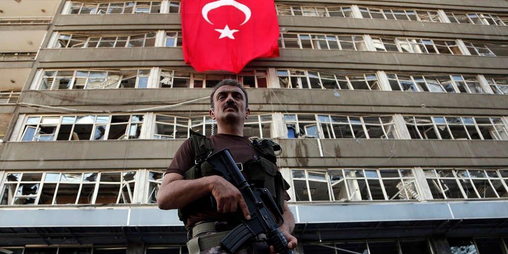 Ογδόντα συλλήψεις Τούρκων σε 18 διαφορετικές χώρες έκανε η ΜΙΤ