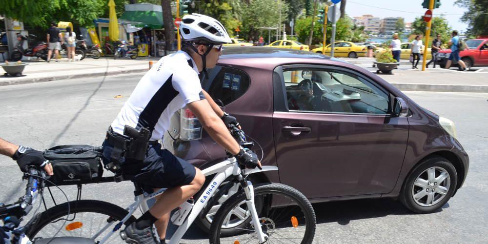 Αστυνομικοί με ποδήλατα σε Χίο και Μυτιλήνη [εικόνες]