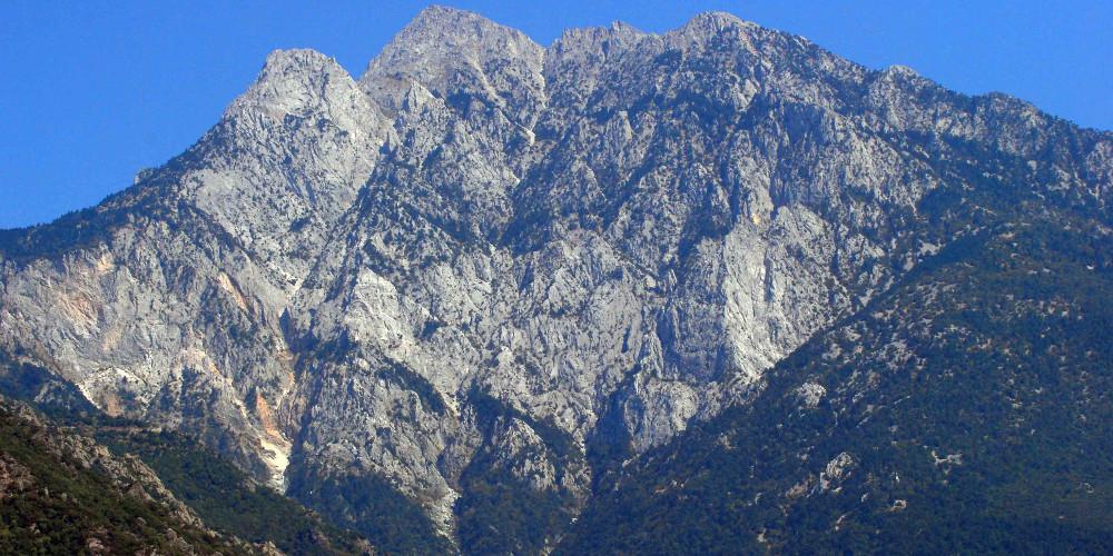 Τραγωδία στο Άγιο Όρος: Γνωστός γιατρός έπεσε σε χαράδρα και σκοτώθηκε
