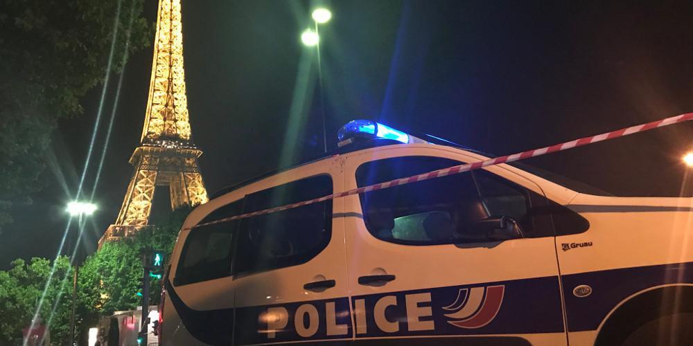 Ανδρας κρατά ομήρους δύο άτομα στο Παρίσι