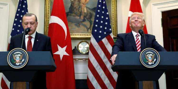 Υπέγραψε τις κυρώσεις κατά της Τουρκίας ο Τραμπ – Μαίνεται η μάχη στο Μανμπίτζ της Συρίας