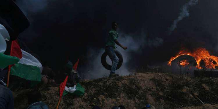 Τουλάχιστον 100 τραυματίες από ισραηλινά πυρά σε διαδήλωση στη Γάζα