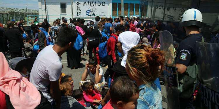 Κυβερνητικό «γκάζι» στο μεταναστευτικό με κλειστές δομές και υπηρεσίες ασύλου