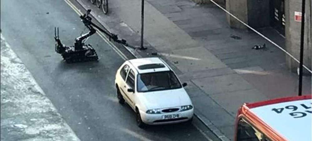 Συναγερμός και ελεγχόμενη έκρηξη βόμβας στο Λονδίνο [βίντεο]