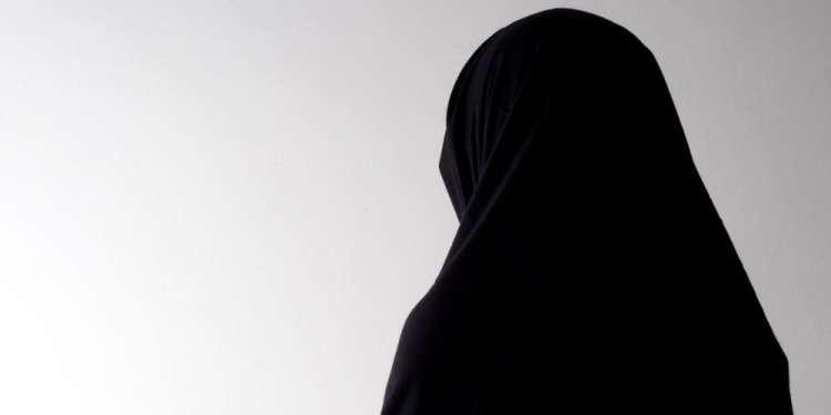 Δικαστήριο στην Γερμανία απαγόρευσε σε δασκάλα να φορά μαντίλα όταν διδάσκει