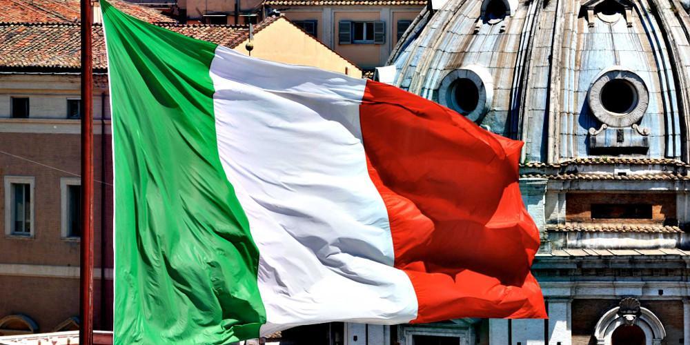 Πόλεμο στα μέσα κηρύσσουν οι λαϊκιστές στην Ιταλία