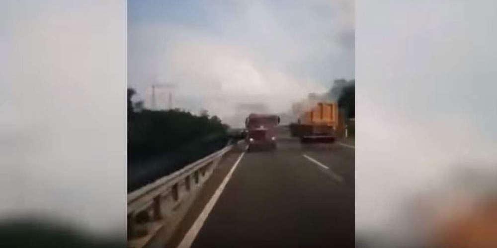 Απίστευτο: Οδηγός μετέδωσε live το πολύνεκρο τροχαίο που προκάλεσε [βίντεο]