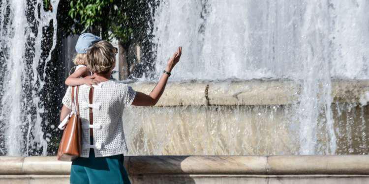 Πρόγνωση καιρού: Μετά τον μίνι καύσωνα έρχονται βροχές και καταιγίδες