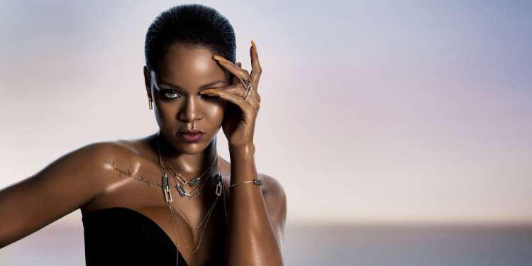 Η Rihanna ταράζει τους άνδρες με τα σέξι εσώρουχα της [εικόνες]