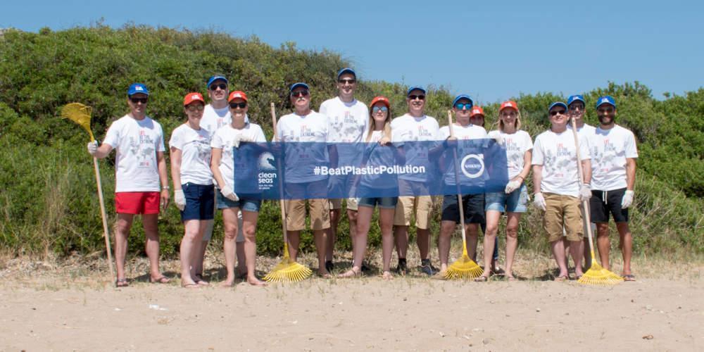 Παγκόσμια Ημέρα Περιβάλλοντος: Η Volvo Car Hellas καθαρίζει την παραλία του Χάρακα