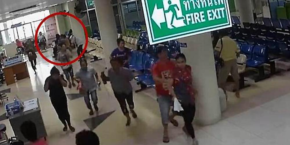 Βίντεο σοκ: Δολοφόνησε τη σύζυγο, τον πεθερό του και αυτοκτόνησε την αίθουσα αναμονής νοσοκομείου