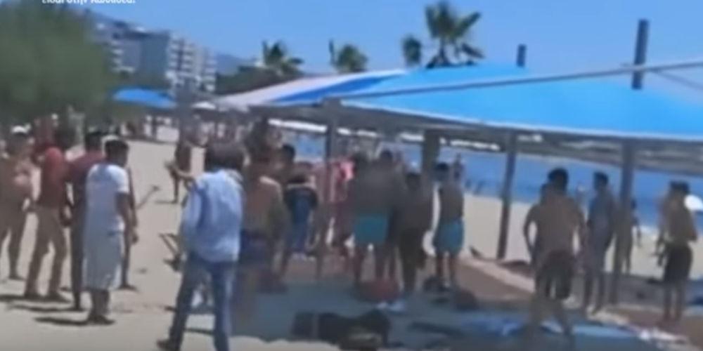 Αλλοδαποί παίζουν ξύλο σε παραλία στο Παλαιό Φάληρο [βίντεο]
