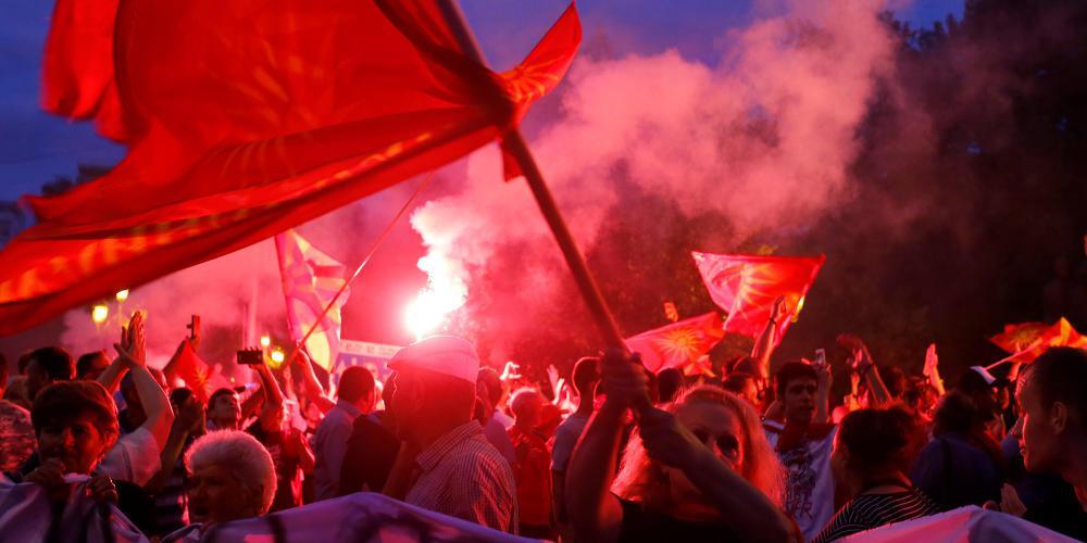 Δημοψήφισμα στα Σκόπια - Υπέρ του «ΝΑΙ» το αλβανικό κόμμα: Να πάτε να ψηφίσετε