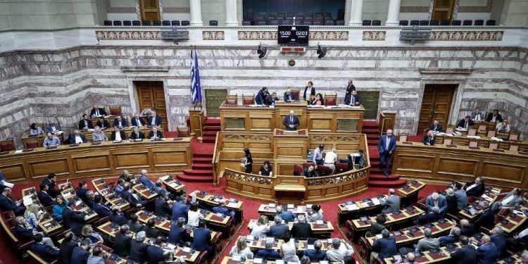 Νέος άγριος καυγάς στη Βουλή για το Σκοπιανό και το παρασκήνιο πίσω από την συμφωνία των Πρεσπών