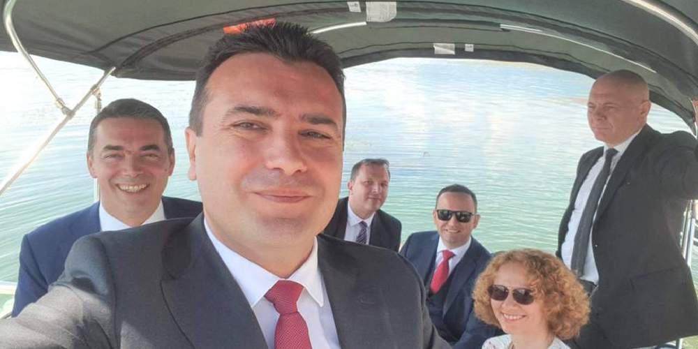 Η selfie που ανέβασε ο Ζάεφ από το σκάφος για τις Πρέσπες
