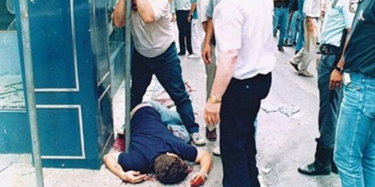 26 χρόνια από τη δολοφονία του 20χρονου Θάνου Αξαρλιάν- Η... «παράπλευρη απώλεια» των τρομοκρατών της 17Ν