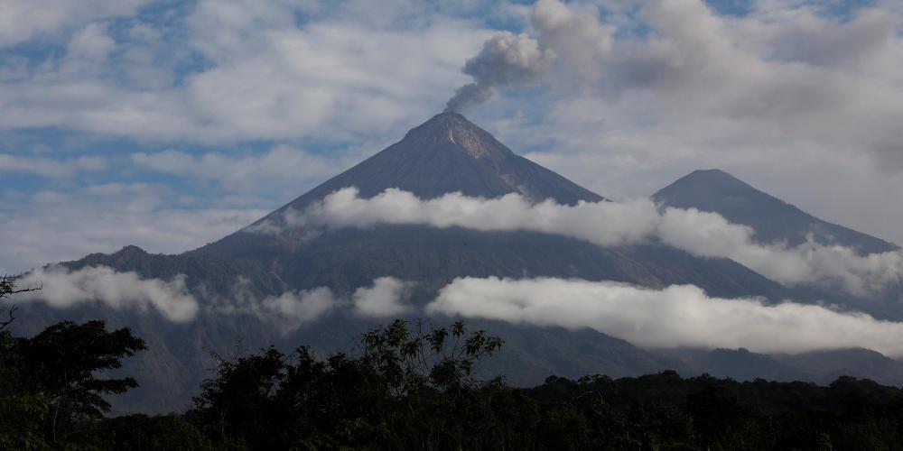 Σε νέα φάση έκρηξης το ηφαίστειο Φουέγο στη Γουατεμάλα