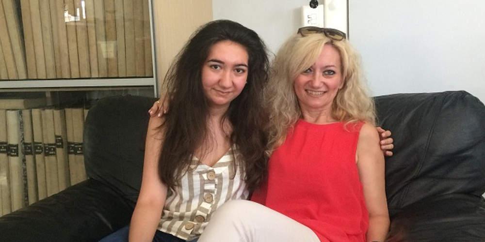 Πανελλαδικές 2018: Μάνα και κόρη στο Βόλο έδωσαν μαζί εξετάσεις και πέρασαν!