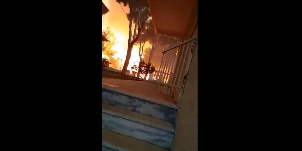 Το πιο σοκαριστικό βίντεο από την πυρκαγιά στο Μάτι – Οι φλόγες σαρώνουν τα πάντα