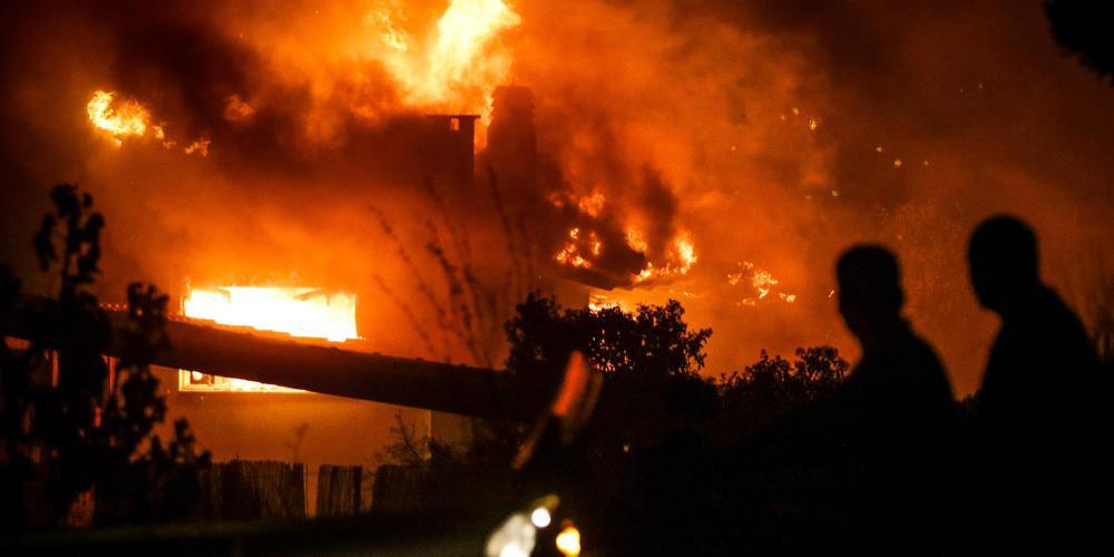 Εθνική τραγωδία: Τουλάχιστον 24 οι νεκροί από τις πυρκαγιές στην Αττική