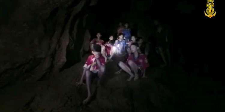 Απεγκλωβίστηκε και το δέκατο παιδί από το σπήλαιο στην Ταϊλάνδη - Συνεχίζεται η επιχείρηση