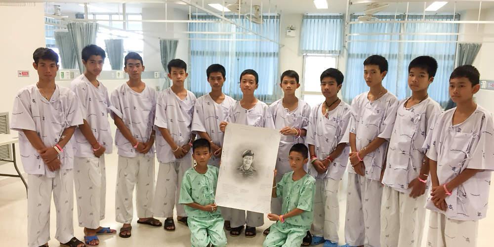 Οι πρώτες εικόνες των παιδιών από την Ταϊλάνδη μετά το εξιτήριο [βίντεο]