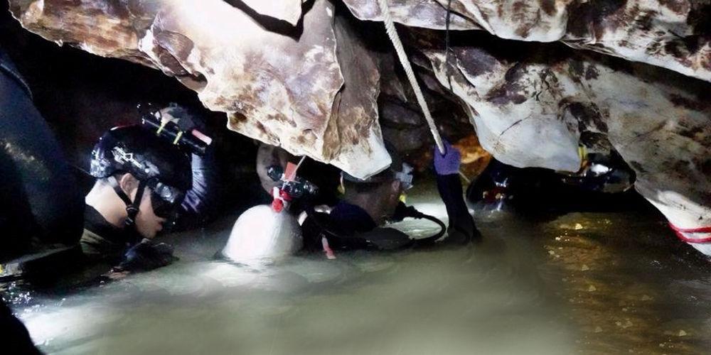 Διάσωση-θρίλερ στην Ταϊλάνδη: Οκτώ παιδιά έχουν βγει από την σπηλιά
