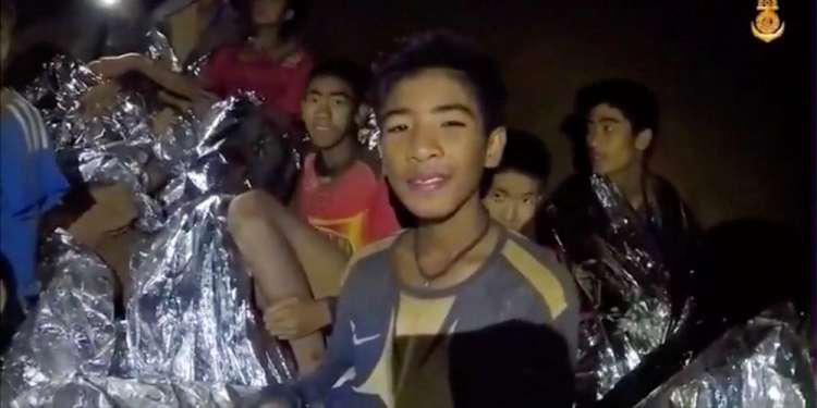 «Σας αγαπώ, μην ανησυχείτε, να μου κάνετε πάρτι»: Συγκλονίζουν τα γράμματα των παιδιών που εγκλωβίστηκαν στην Ταϊλάνδη
