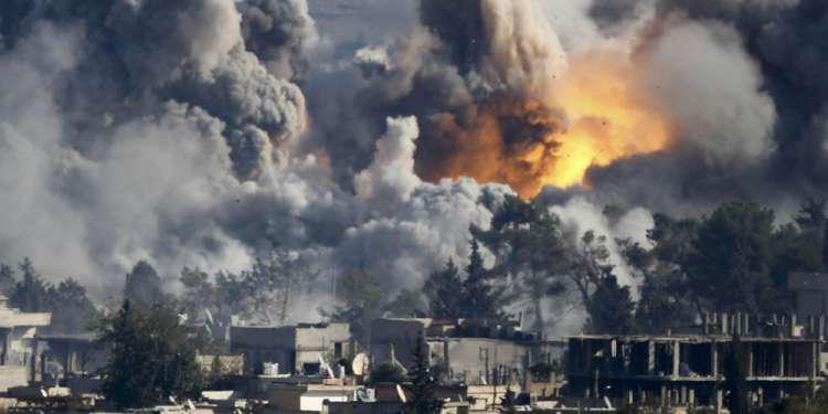 Ρωσικά και συριακά αεροσκάφη σφυροκοπούν την Ιντλίμπ
