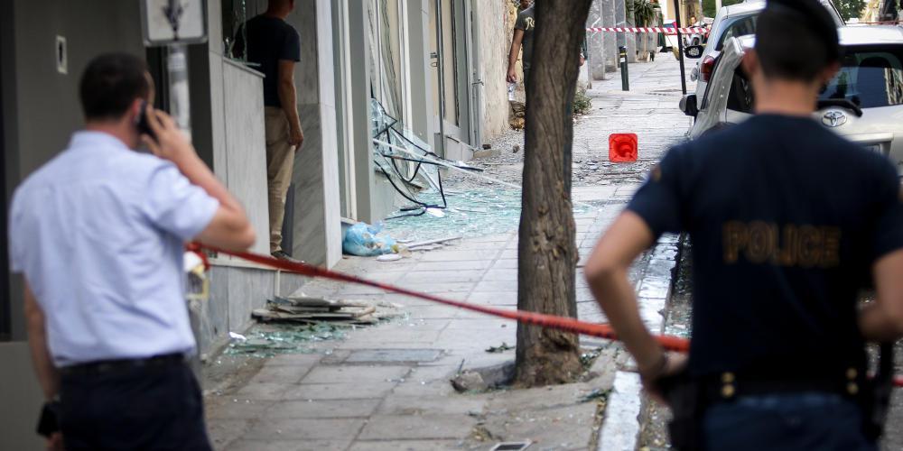 Δικηγορικό γραφείο στόχευε το χαρτοκιβώτιο-βόμβα στον Πειραιά
