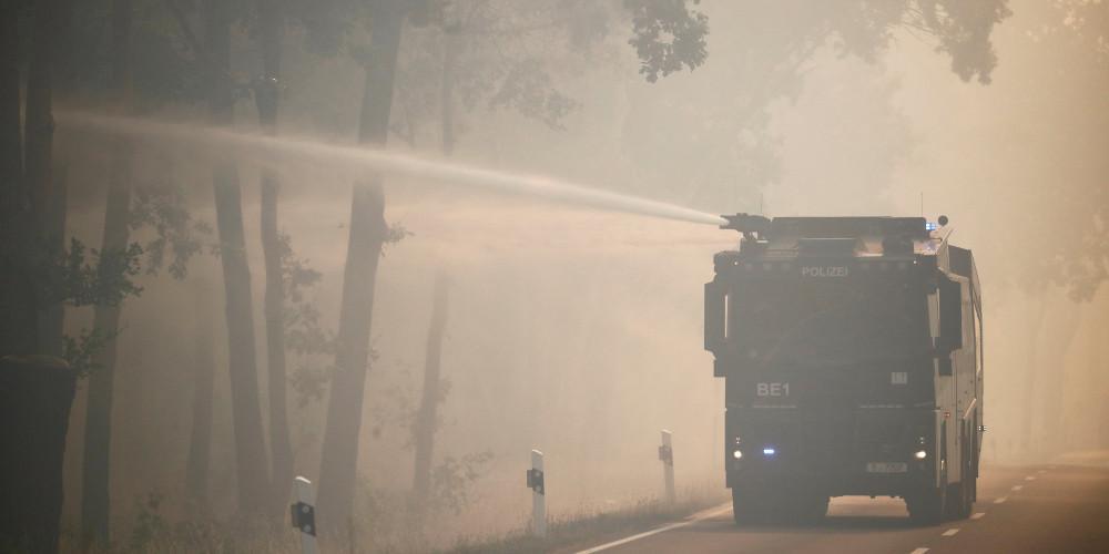 Περιορίστηκε η δασική πυρκαγιά στο Πότσνταμ στην Γερμανία