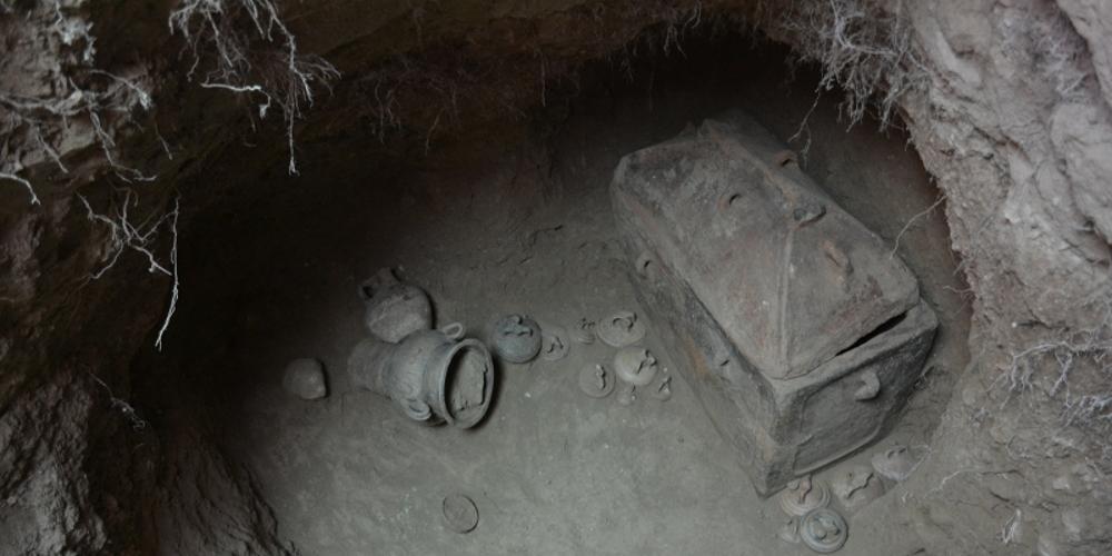 Βρέθηκε ασύλητος θαλαμοειδής τάφος στην Ιεράπετρα Κρήτης [εικόνες]
