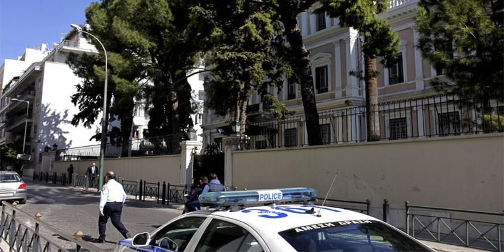 «Ντου» αντιεξουσιαστών στην Ιταλική πρεσβεία