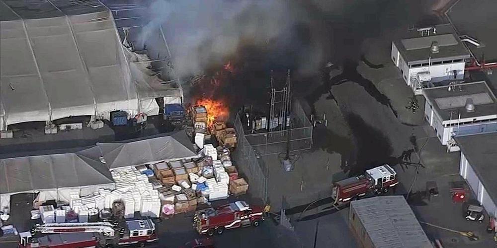 Πυρκαγιά στο συγκρότημα της Tesla στην Καλιφόρνια [βίντεο]