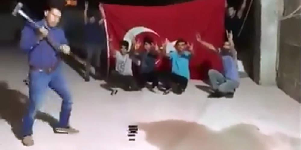Απίστευτο: Τούρκοι σπάζουν και πυροβολούν iPhone σε μήνυμα στήριξης στον Ερντογάν [βίντεο]