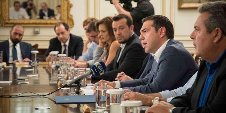Σόου για τη «μεταμνημονιακή» εποχή και παροχολογία ετοιμάζει ο Τσίπρας στο Υπουργικό Συμβούλιο