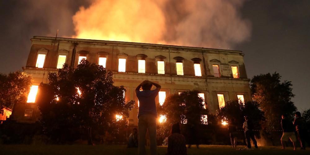 Κόλαση φωτιάς στη Βραζιλία: Στάχτη το Εθνικό Μουσείο του Ρίο [βίντεο]