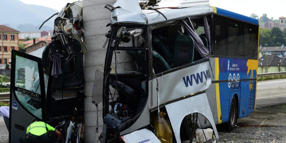 Τραγωδία στην Ισπανία: Πέντε νεκροί από σύγκρουση λεωφορείου σε υποστύλωμα γέφυρας