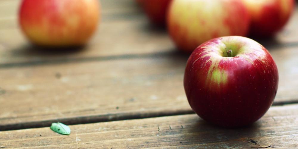 Εργαζόμενοι σε σούπερ μάρκετ πούλησαν 15.000 μήλα σε έναν πελάτη και απολύθηκαν